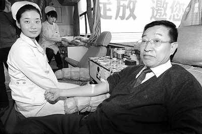 媒体称甘肃卫生厅长倡导中医灵感源于毛泽东