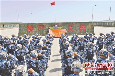 大学生质疑黄继光堵枪眼真实性 解放军：荒唐