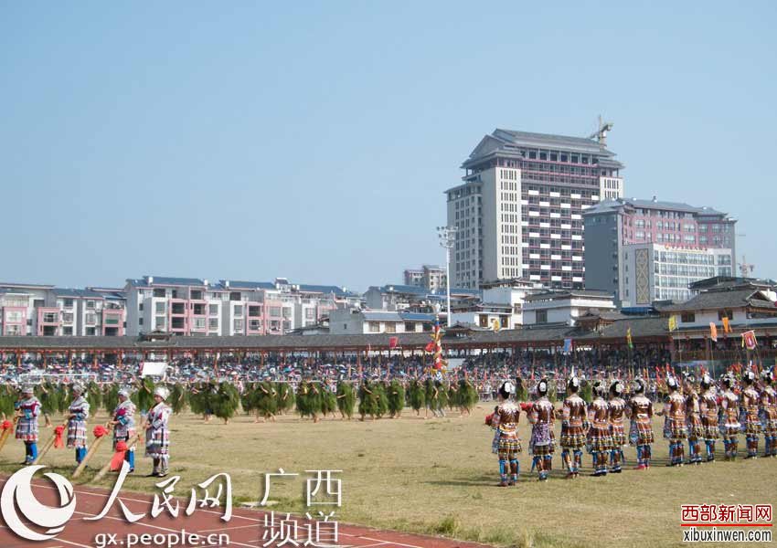 圖一為蘆笙隊在巡游