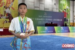 ϲ��������ף����������ѧ���������е�ʮ�߽��˶��ᣨ�������飩������·������ն��Ѽ�